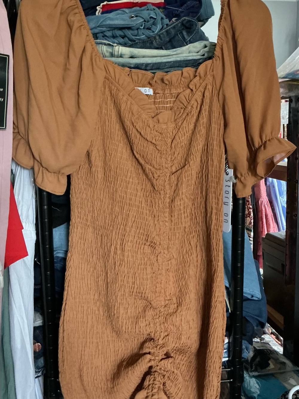Textured Mauve Ruched Mini Dress - Picture 4 of 4